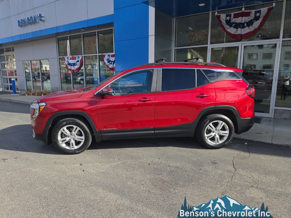 Used 2022 GMC Terrain SLE w/ Driver Convenience Package AWD/4WD image 3