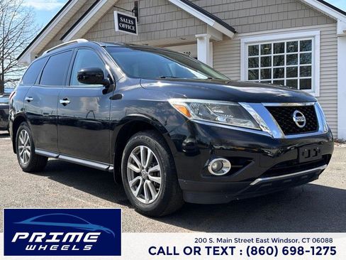 Used 2015 Nissan Pathfinder SV w/ Trailer Tow Package image 1