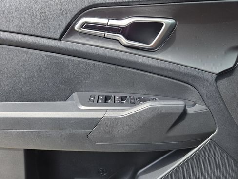 New 2026 Kia Sportage LX FWD image 16