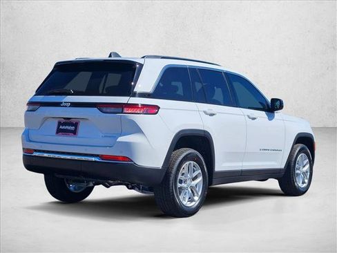 New 2026 Jeep Grand Cherokee Laredo image 2