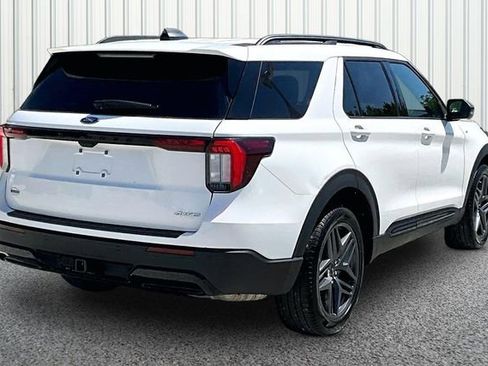 Used 2025 Ford Explorer ST-Line w/ ST-Line Street Pack AWD/4WD image 12