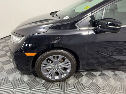 Used 2025 Honda Odyssey Touring image 12
