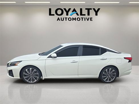 Used 2023 Nissan Altima 2.5 SL image 2