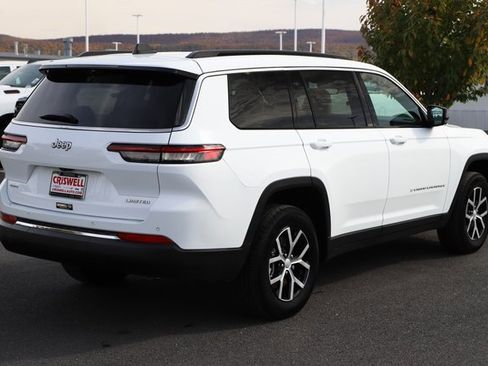 Used 2025 Jeep Grand Cherokee L Limited w/ Luxury Tech Group II image 5