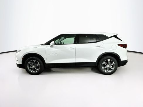 Used 2025 Chevrolet Blazer LT FWD image 4