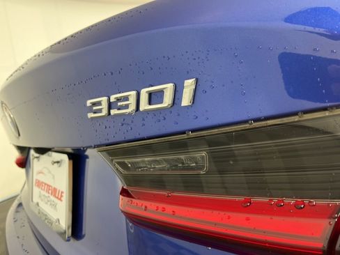 Used 2021 BMW 330i Sedan w/ M Sport Package image 3