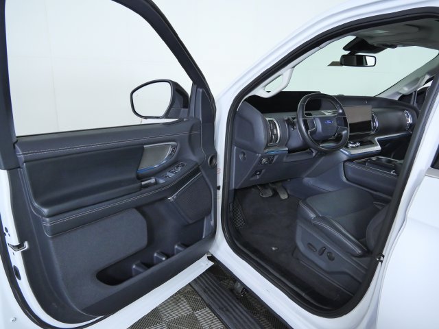 Certified 2025 Ford Expedition Max Platinum AWD/4WD image 17