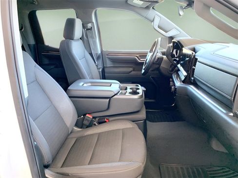 Used 2023 Chevrolet Silverado 1500 LT image 39