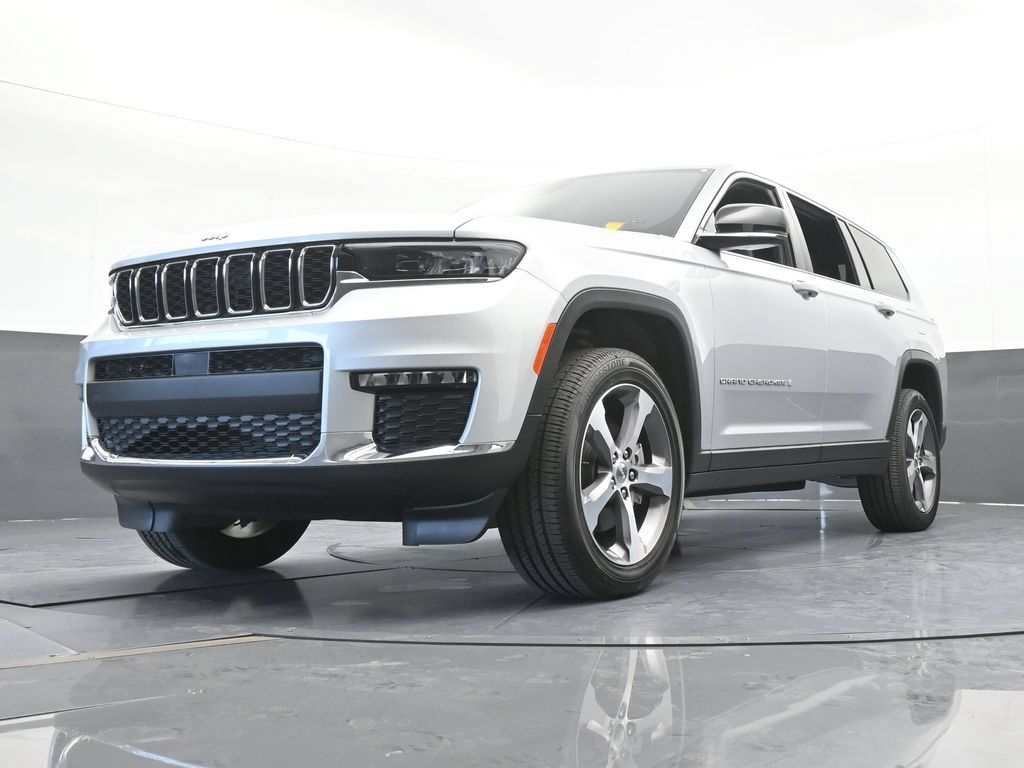 Used 2025 Jeep Grand Cherokee L Limited RWD image 57