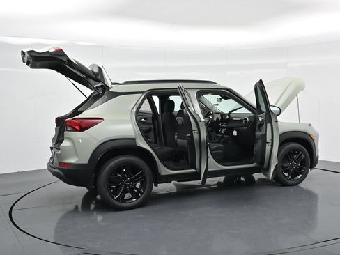 New 2026 Chevrolet TrailBlazer LT w/ Midnight Edition FWD image 39