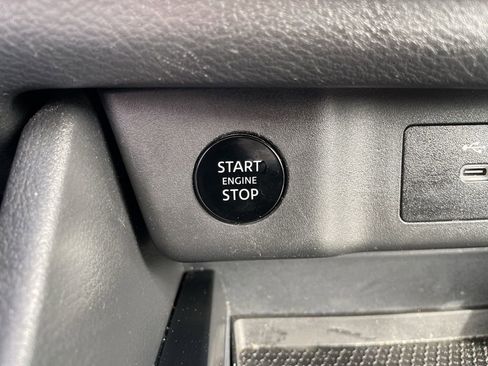 Used 2025 Nissan Rogue SV image 22