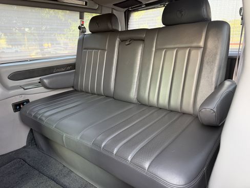 Used 2013 GMC Savana 1500 RWD image 31