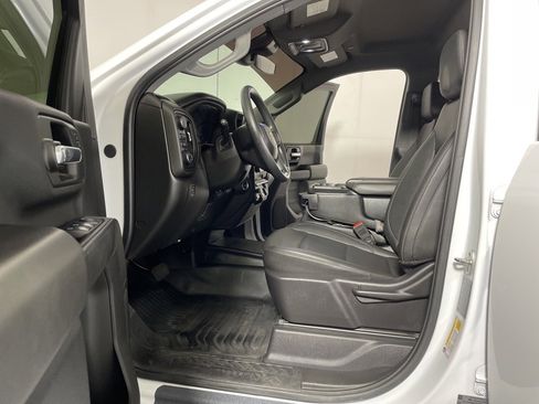 Used 2025 Chevrolet Silverado 3500 W/T image 9