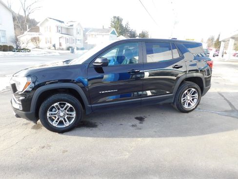 Used 2025 GMC Terrain Elevation image 3