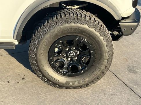 Used 2024 Ford Bronco Wildtrak AWD/4WD image 7