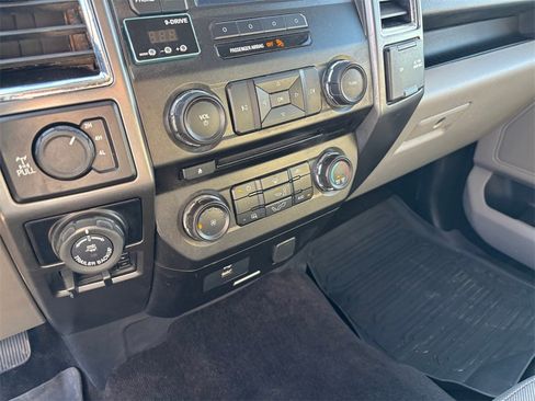 Used 2017 Ford F150 XLT w/ Trailer Tow Package image 16