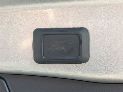 Used 2021 Toyota RAV4 XSE image 15