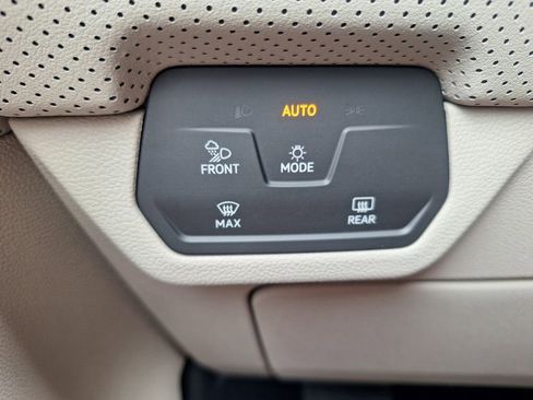 New 2026 Volkswagen Atlas SE image 12