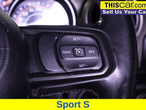 Used 2022 Jeep Wrangler Unlimited Sport AWD/4WD image 25