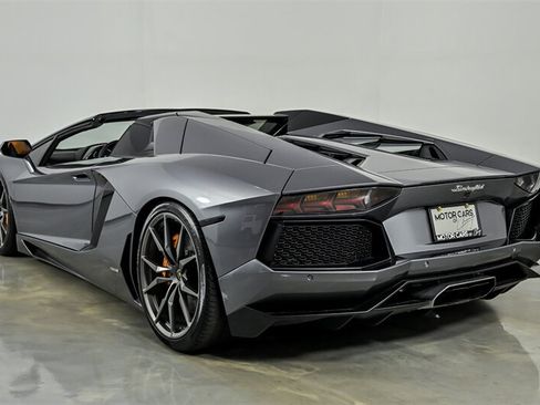 Used 2015 Lamborghini Aventador LP 700-4 AWD/4WD image 7