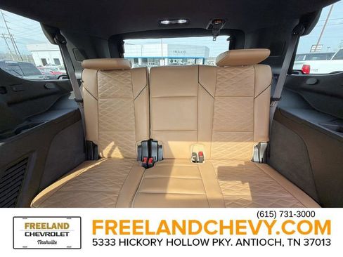 Used 2023 Cadillac Escalade Premium Luxury image 19