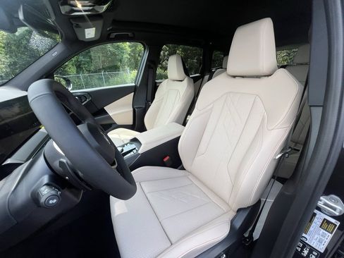 Used 2025 BMW X3 xDrive30i w/ Convenience Package image 11