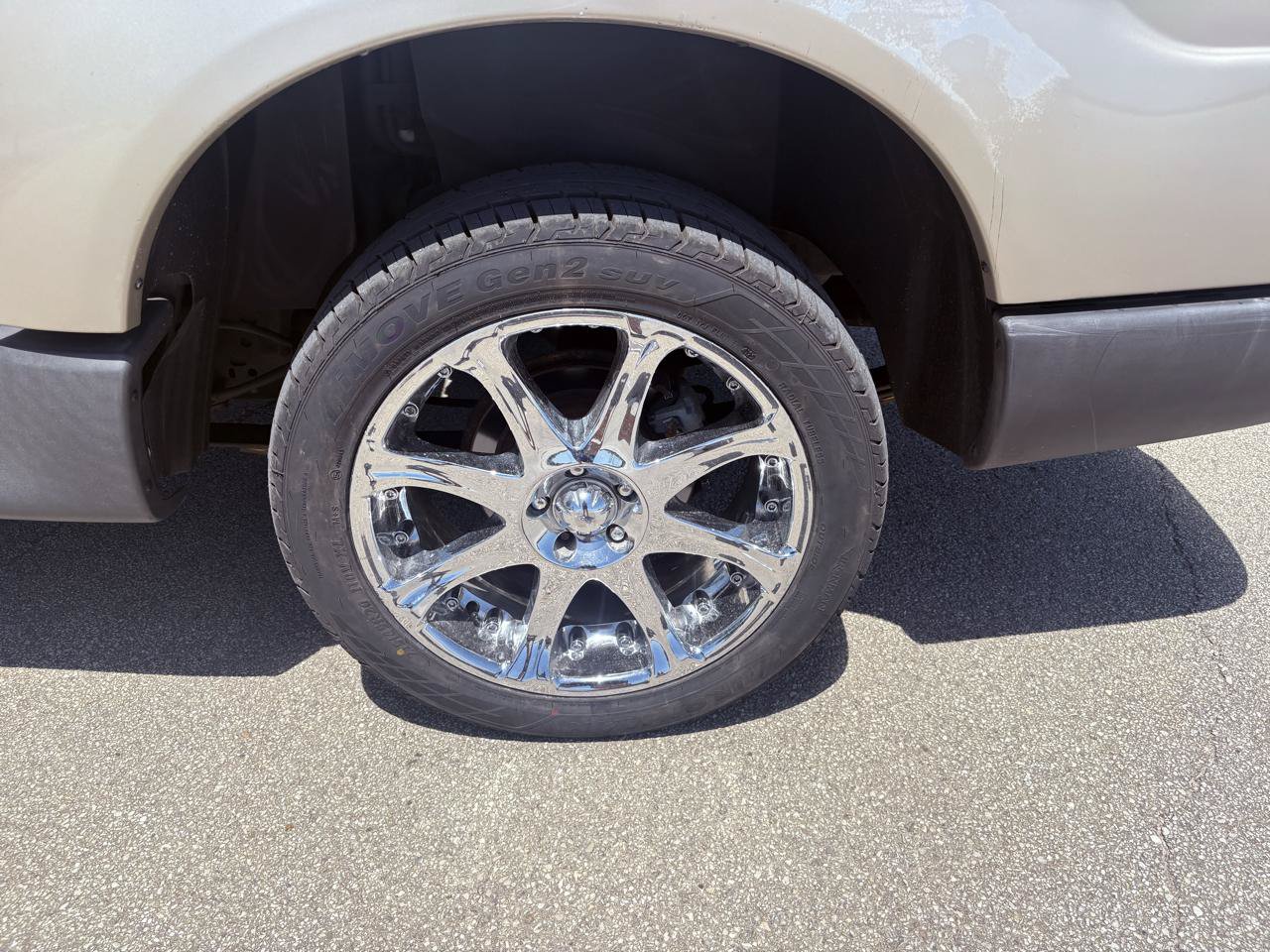 Used 2004 Ford Explorer Sport Trac 2WD image 21
