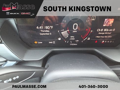 Used 2025 GMC Acadia Elevation w/ Elevation Premium Package AWD/4WD image 13