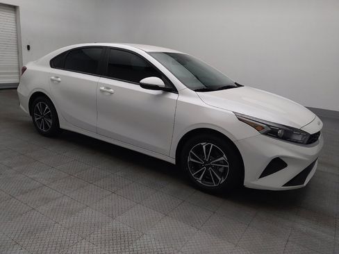 Used 2024 Kia Forte LXS w/ LXS Technology Package image 11