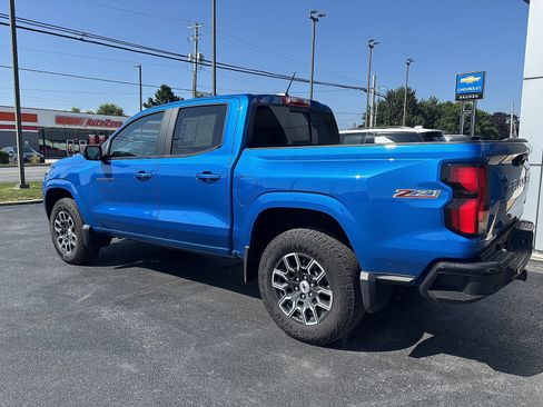 Used 2024 Chevrolet Colorado Z71 w/ Z71 Convenience Package 2 AWD/4WD image 4