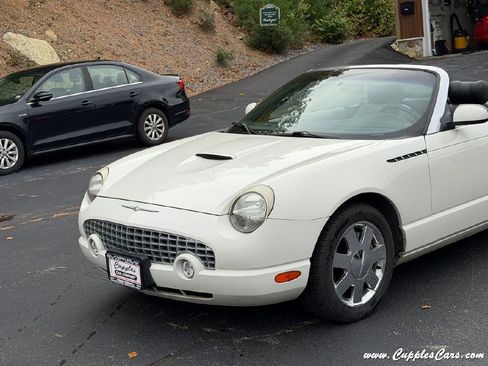 Used 2002 Ford Thunderbird image 33