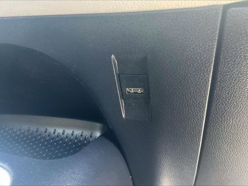 Used 2021 Toyota Corolla LE w/ Carpet Mat Package (TMS) image 38