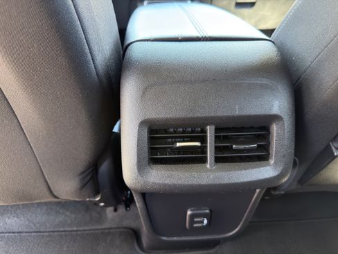 Used 2024 GMC Terrain SLE FWD image 21