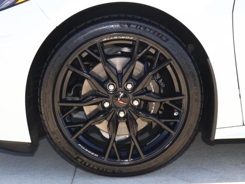 Used 2025 Chevrolet Corvette Stingray Coupe w/ 1LT image 13