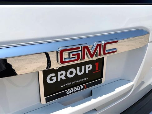 Used 2016 GMC Yukon Denali w/ Open Road Package AWD/4WD image 10