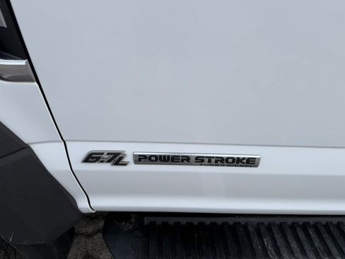 Used 2019 Ford F550 4x4 Regular Cab Super Duty w/ XL Value Package image 15