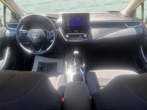 Used 2025 Toyota Corolla LE FWD image 21