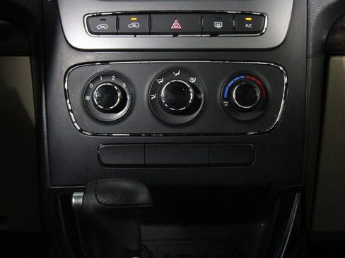 Used 2014 Kia Sorento LX image 18