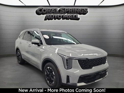 Used 2025 Kia Sorento S FWD image 1