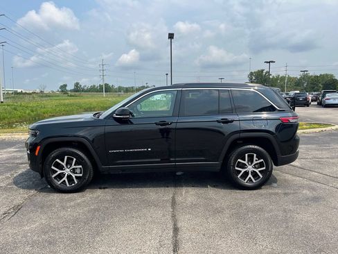 Used 2024 Jeep Grand Cherokee Limited AWD/4WD image 4