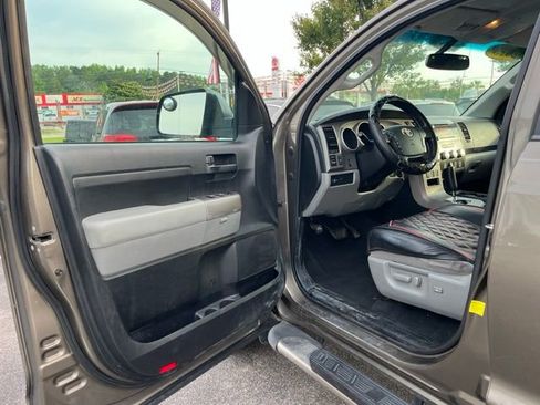 Used 2013 Toyota Tundra 2WD Double Cab w/ SR5 Pkg image 4