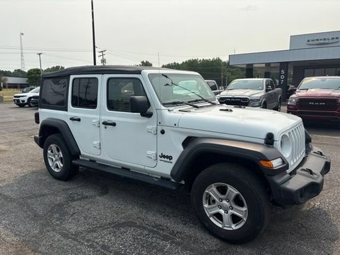 Used 2022 Jeep Wrangler Unlimited Sport AWD/4WD image 9