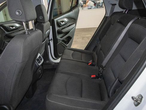 Used 2022 GMC Terrain SLE w/ Driver Convenience Package image 13