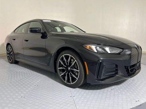 Used 2025 BMW i4 eDrive40 w/ M Sport Package image 6