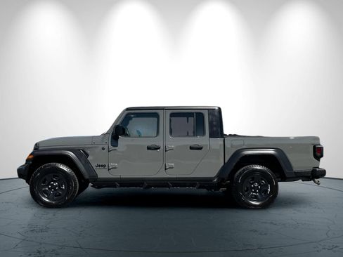 Used 2022 Jeep Gladiator Sport w/ Trailer Tow Package AWD/4WD image 7