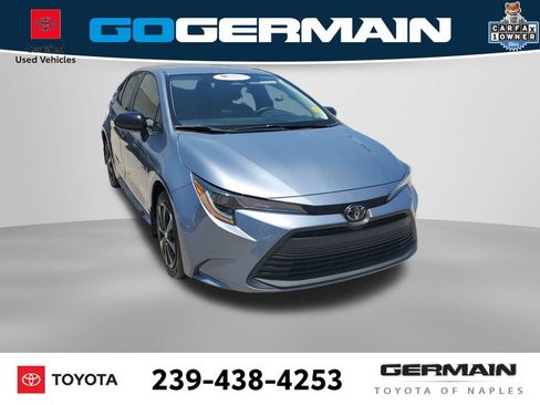 Certified 2025 Toyota Corolla LE FWD image 3