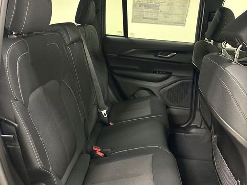 New 2025 Jeep Grand Cherokee Laredo X w/ Luxury Tech Group I image 34