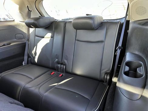 Used 2019 INFINITI QX60 Luxe w/ Essential Package image 11