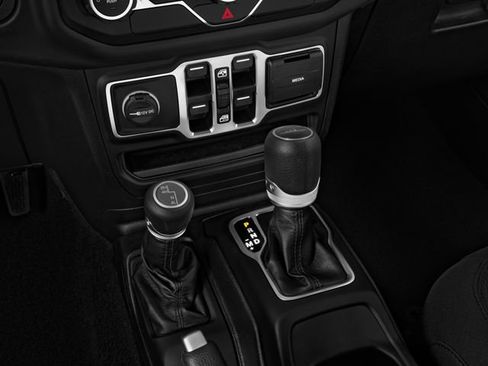 Used 2023 Jeep Gladiator Sport AWD/4WD image 9