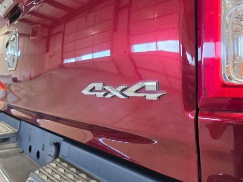 Used 2020 RAM 1500 4x4 Crew Cab image 13